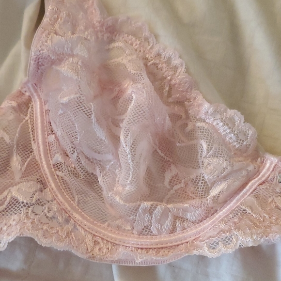 Light pink lace bra 36D. Super sexy - Picture 9 of 12